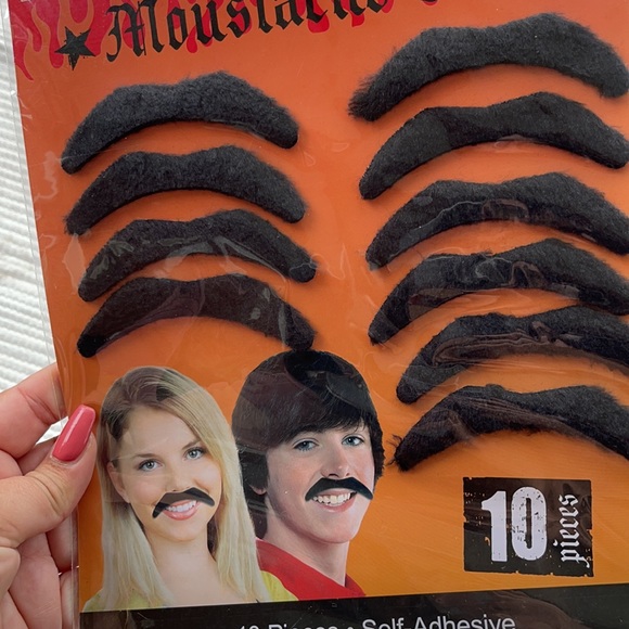 Hairy Face Halloween self-Adhesive Bows & Mustache - Picture 4 of 5